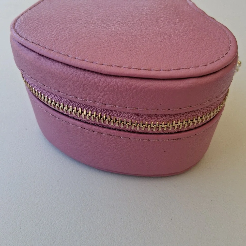 Compact Pink Heart Shaped Leatherette Jewelry Case Zipper Pocket Travel Storage
